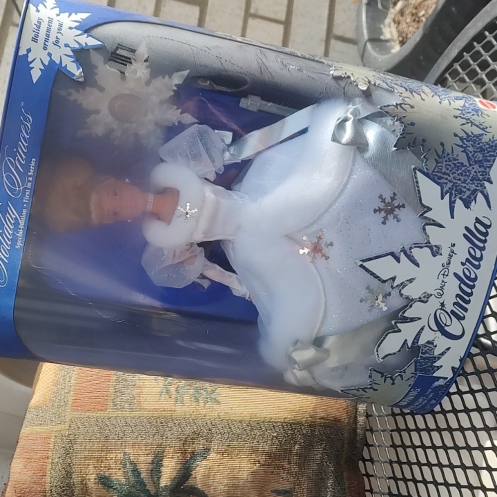 Cinderella Barbie Doll,1996
